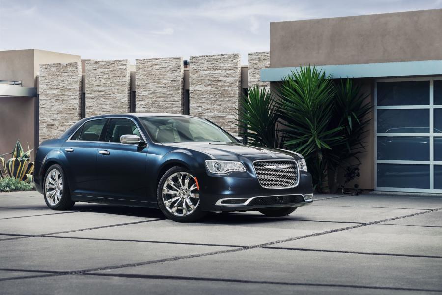  Chrysler 300C Platinum 2015 года  (фото 45 из 47)